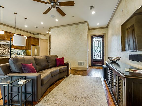 3rd image of 14751 Stanford Ct