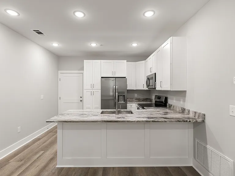 305 Okaloosa Ave #3 — Photo 8