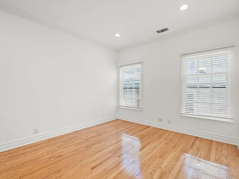 9549 W Olympic Blvd — Photo 9