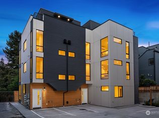 9212 B Roosevelt Way NE, Seattle, WA 98115