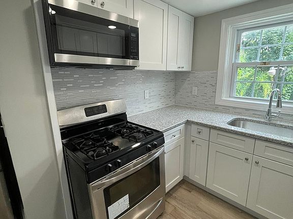 3rd image of 1309 W Wingohocking St #A