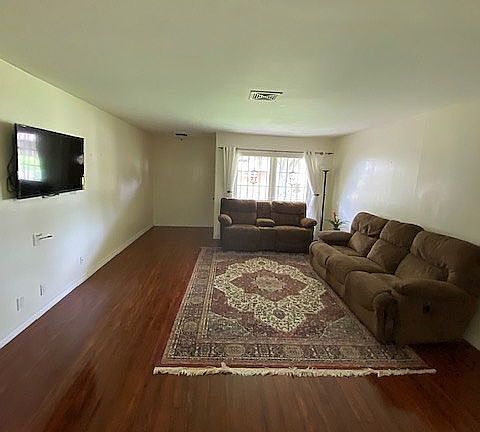 Living Room  19' x 15'