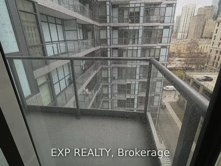 210 Simcoe St #902 — Photo 1
