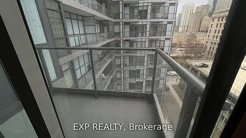 210 Simcoe St #902 Photo 1