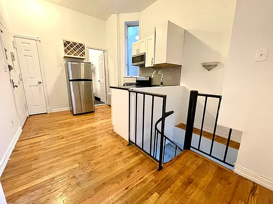 Rented by J PRESTON AND ASSOCIATES INC | media 8