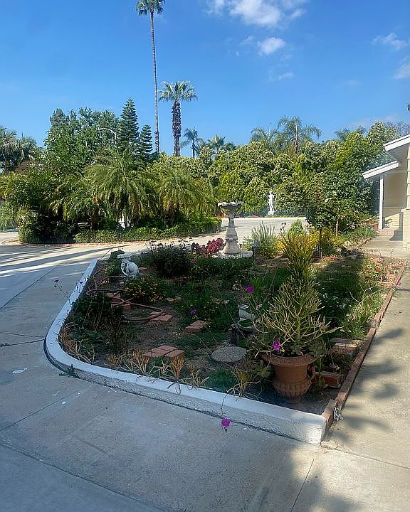 1st image of 1816 E Merced Ave