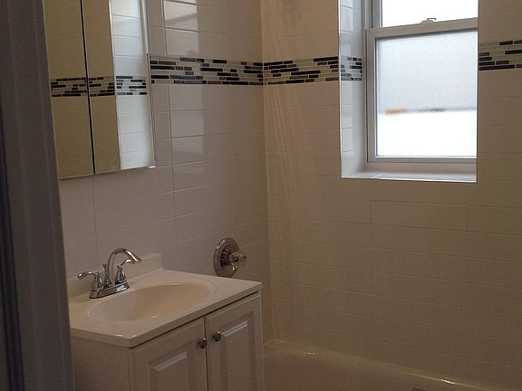 5th image of 2331 26th St #2