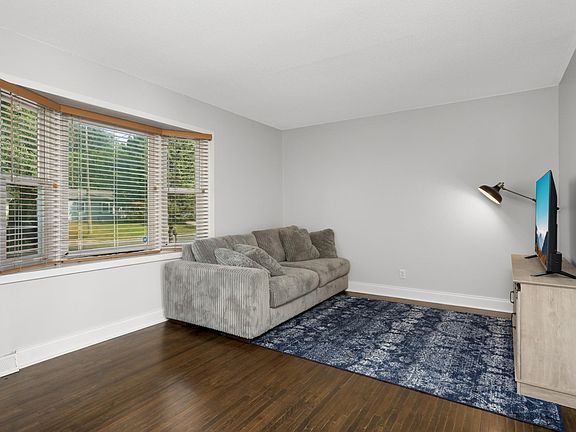 3rd image of 1459 Rainbow Ave