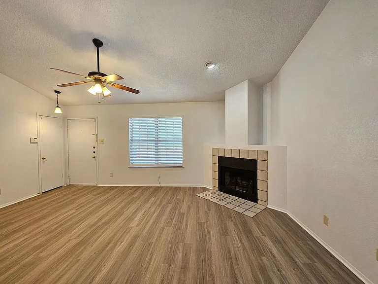 2209 Dickens Dr — Photo 6