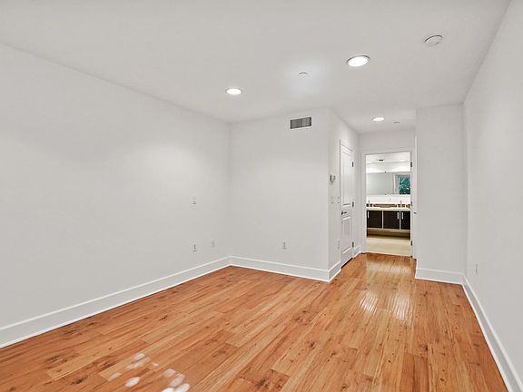5th image of 834 N Edinburgh Ave #Hph4