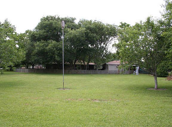 2nd image of 4631 Sylvia Ln #89A