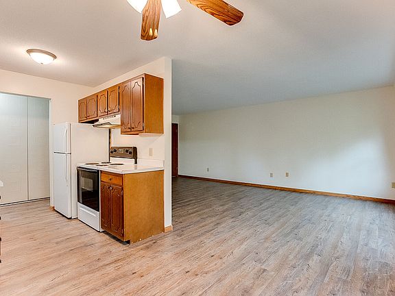3rd image of 5800 42nd Ave N #212