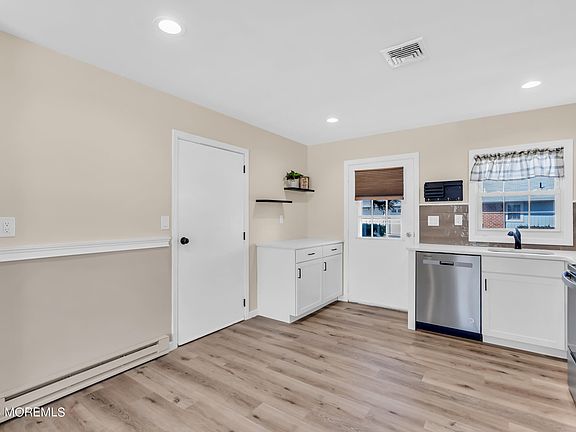 5th image of 1135B Argyll Circle