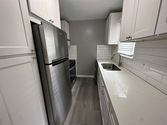 4th image of 828 Linden Ave APT 8