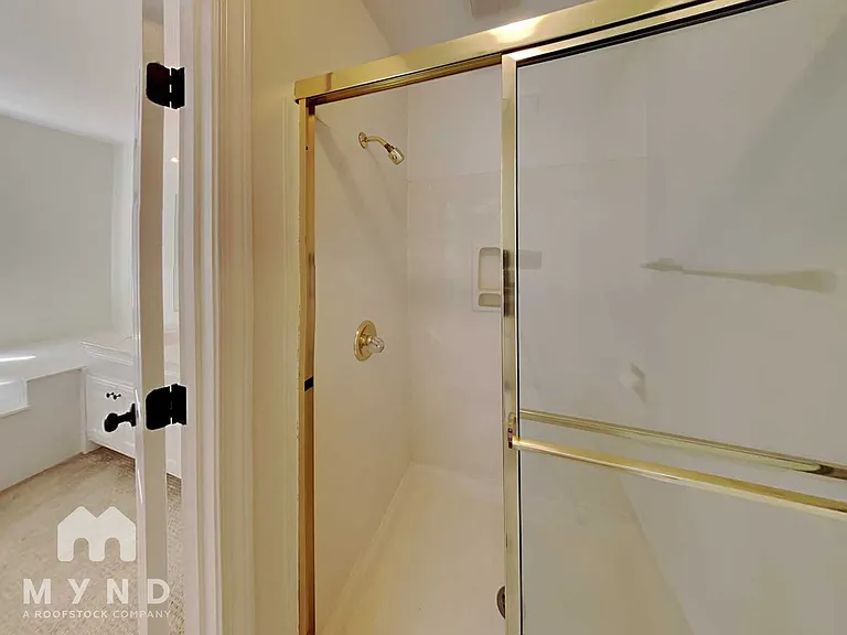 4601 Lake Village Dr — Photo 14