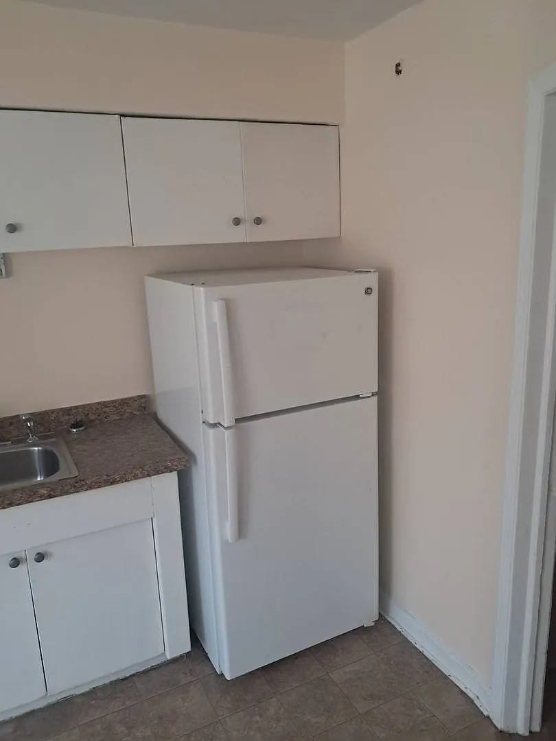 232N75thK — Photo 2