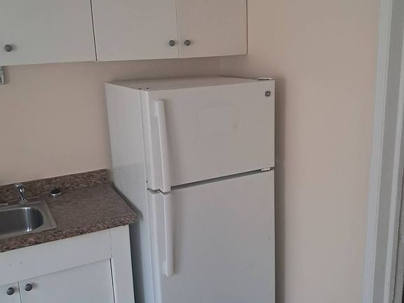 2nd image of 232 N 75th St