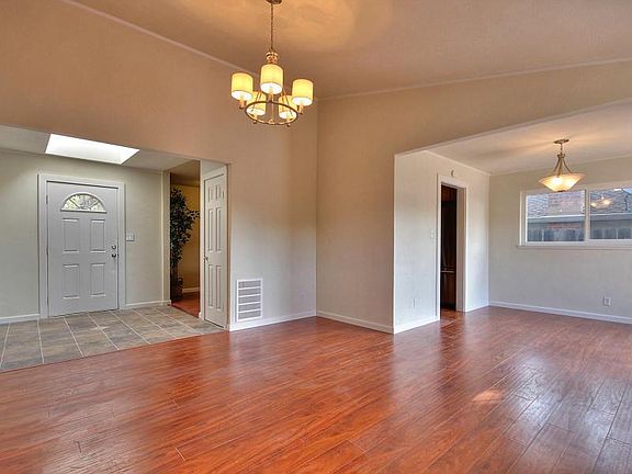 4th image of 250 Wright Ave
