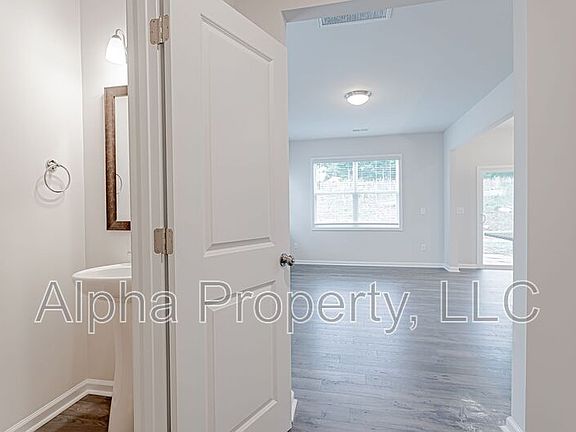 5th image of 25 Apricot Ln