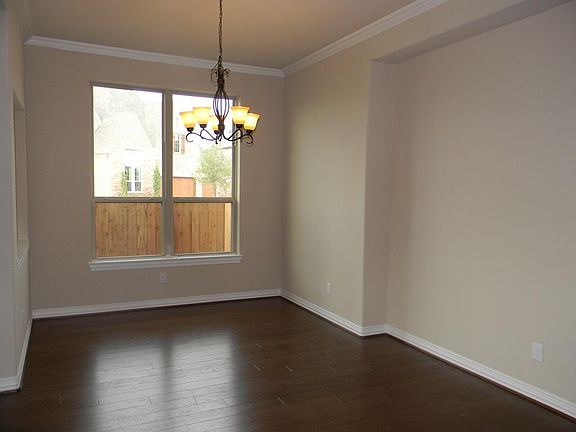 ELEGANT FORMAL DINING