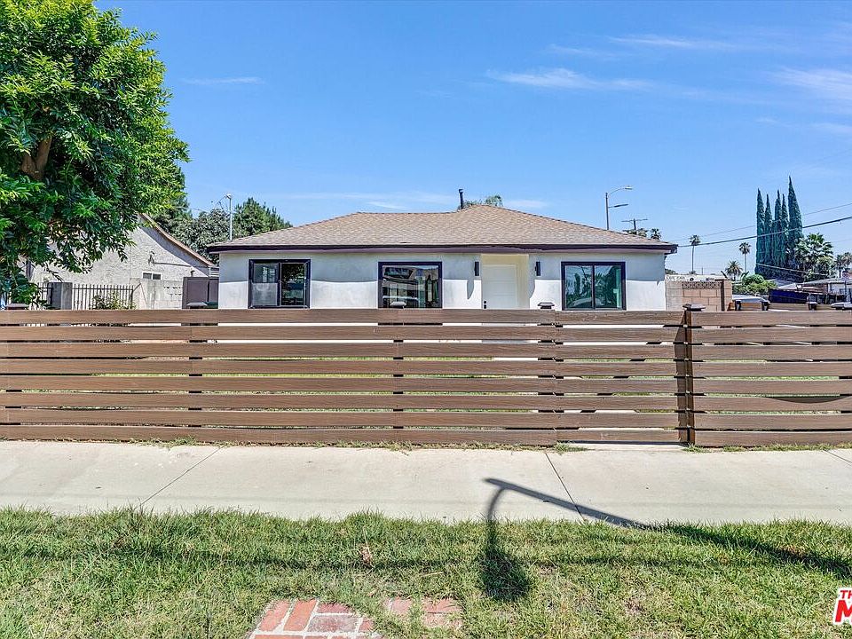 1st image of 21001 Gault St