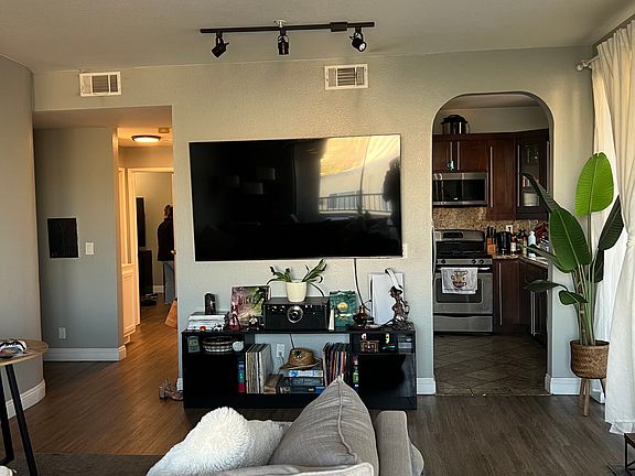 4th image of 555 Maine Ave Unit 214