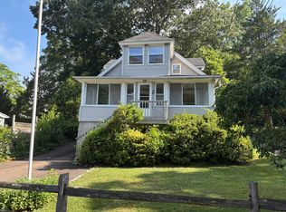 2 Sherwood St, Branford, CT 06405