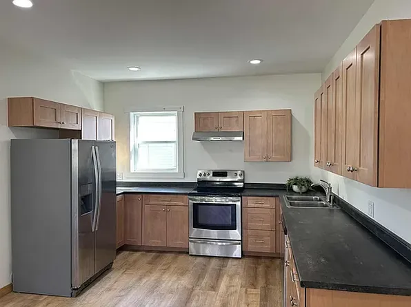 26 Central St, Millinocket, ME 04462