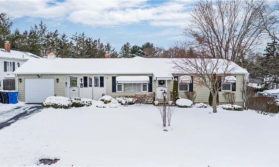 1st image of 19 Leawood Dr
