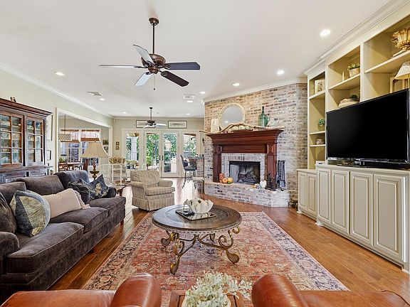 4th image of 3805 Bayside Cir