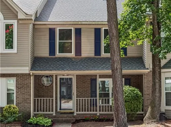 14 Woodall Dr, Hampton, VA 23666