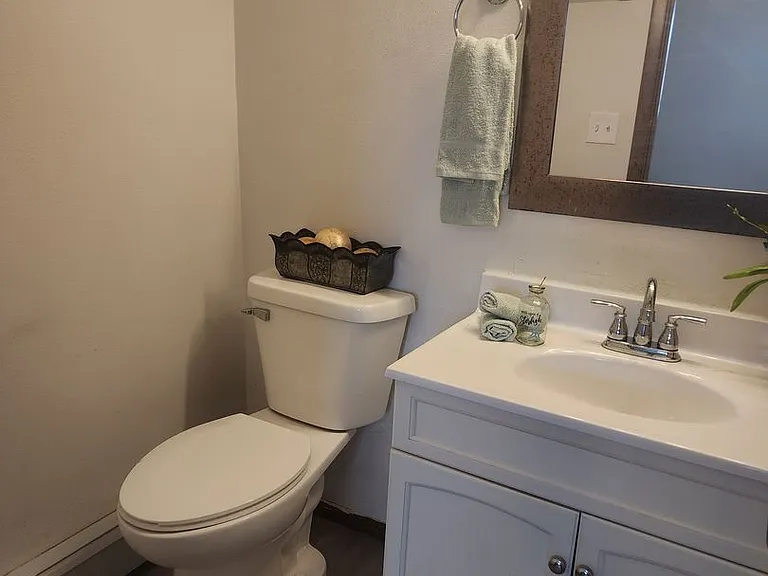 812 W Whittier Dr — Photo 10