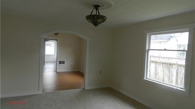 2nd image of 301 S Buckner St