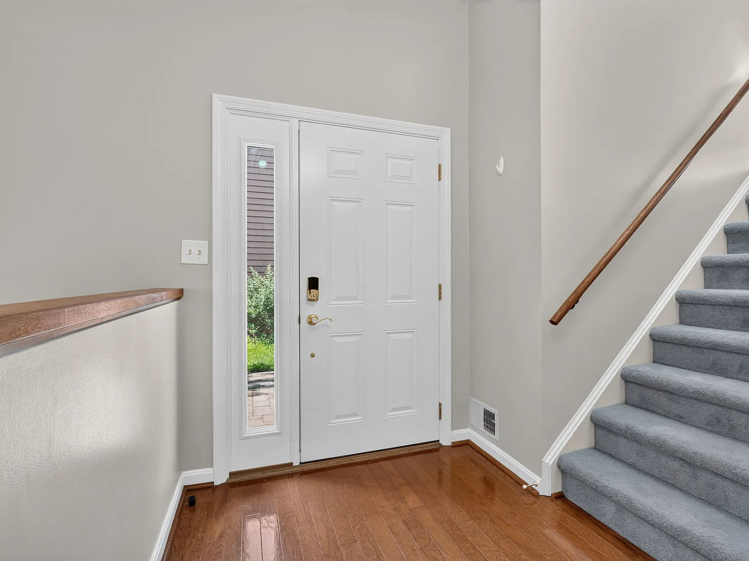 4 bed, 1920 sqft, $3,850 — Photo 2