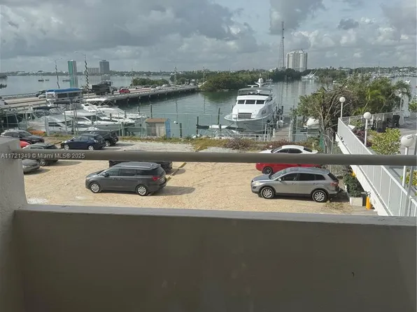 7904 West Dr APT 204, North Bay Village, FL 33141