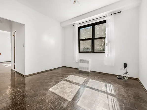 263 Bennett Avenue 1C image 2 of 10