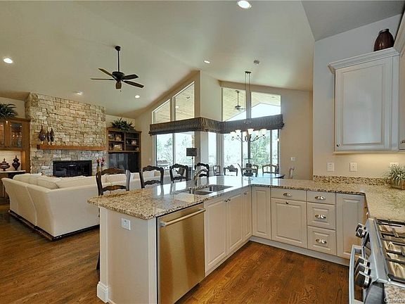 5th image of 1 Plateau Dr #1