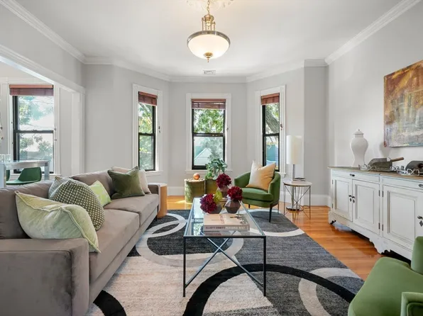 38 Rockview St #3, Boston, MA 02130