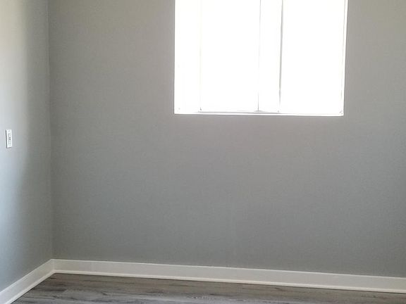 3rd image of 226 S Alexandria Ave