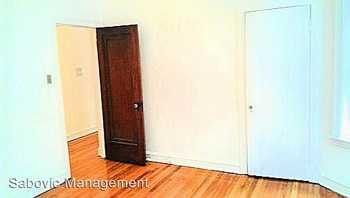 5th image of 2446 W Catalpa Ave #1