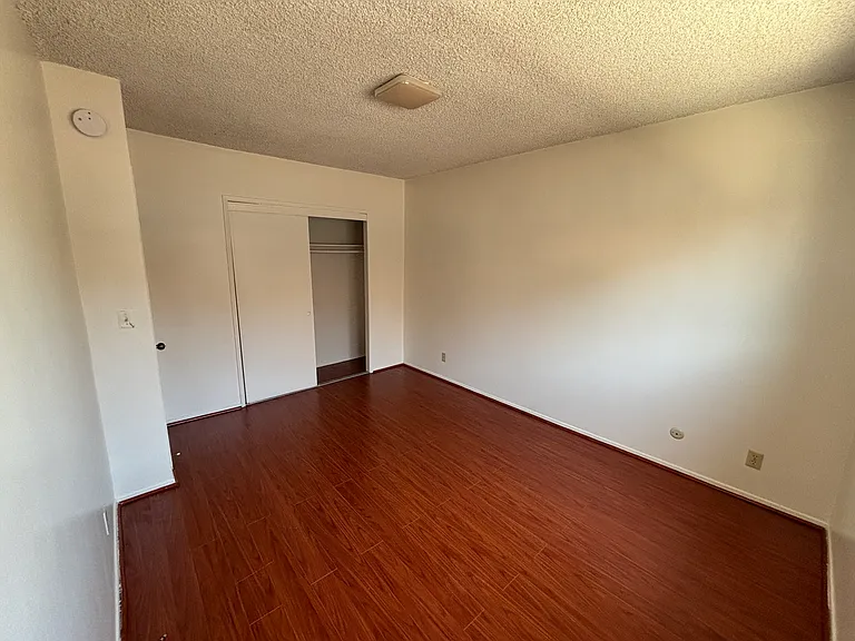 5213 Meridian St — Photo 10
