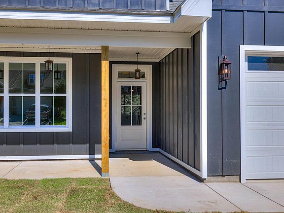 3rd image of 203 Dominion Dr