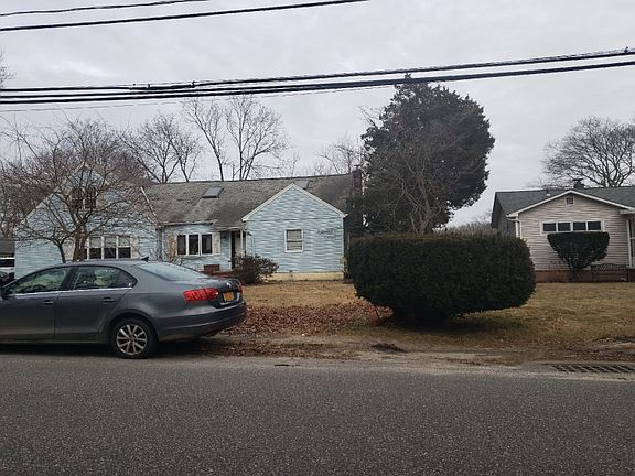 2nd image of 165 Carroll Ave
