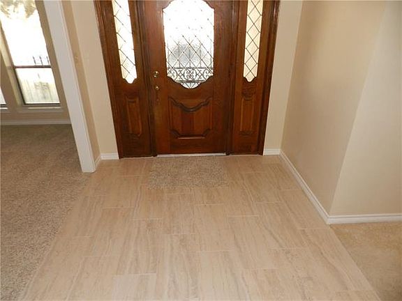 3rd image of 1628 Daywood Ln