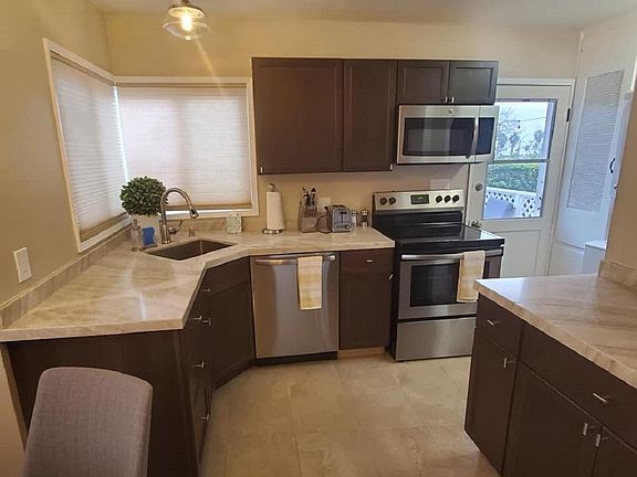 3rd image of 1558 Ebers St #1558