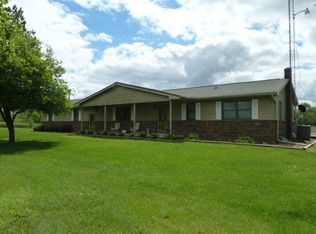 4165 E Twin Bridge Ln, Olney, IL 62450