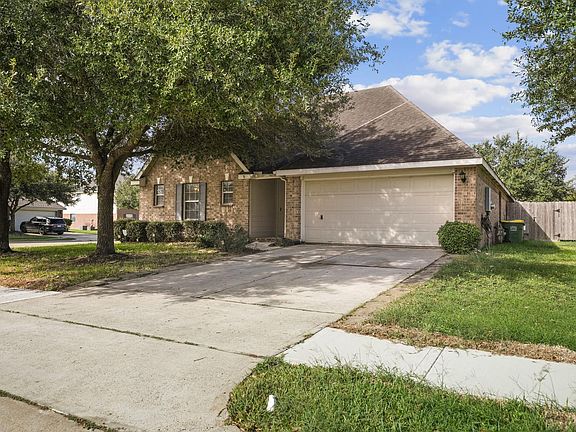 2nd image of 3808 Parry Ct