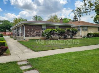 717 E South Broadway Ave APT A, Lombard, IL 60148