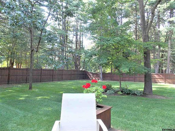 3rd image of 3 Briar Ln