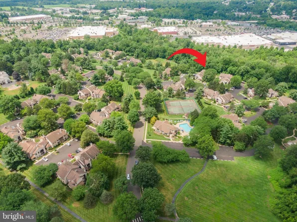 81 Basswood Ct, Warrington, PA 18976